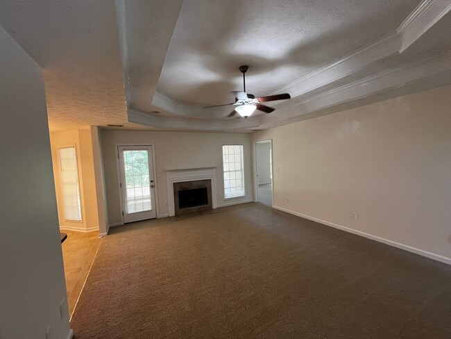 Building Photo - Cozy Home in Phenix City