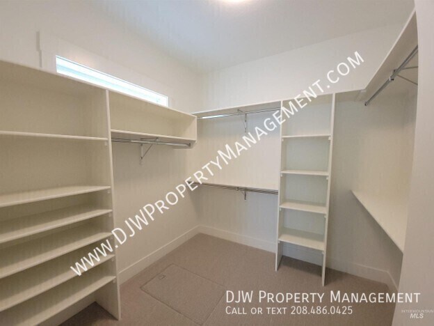 Building Photo - 4658 S Hennessy Ave