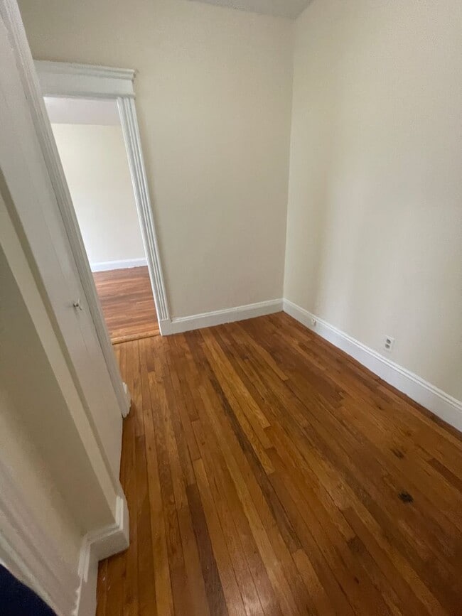 Building Photo - FREE MONTH PACKARDS CORNER, Best location in Allston, T stop and Grocery In front, Easy choice an...