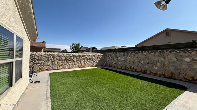Building Photo - 11613 Flor Galatea Wy