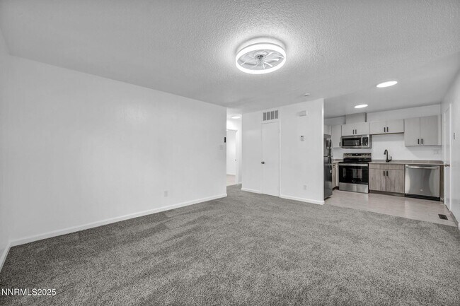 Building Photo - 1642 York Wy