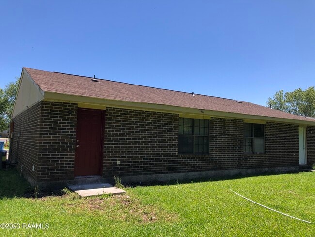 Building Photo - 413 Knollwood Cir