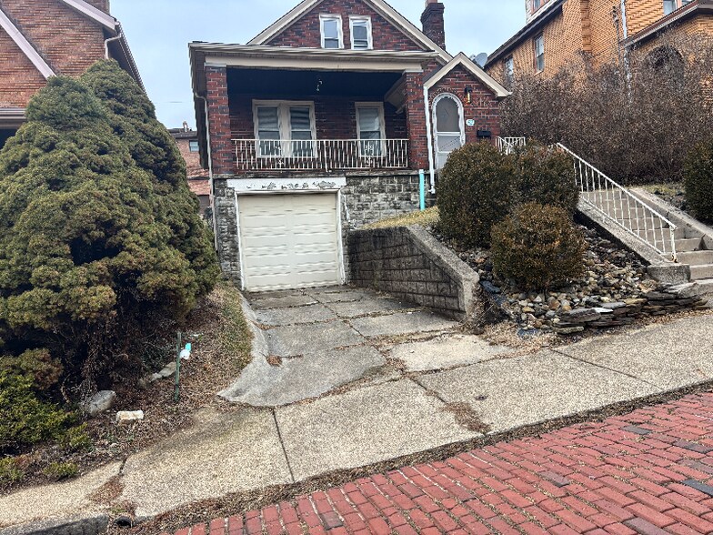 Building Photo - 52 Owendale Ave