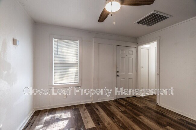 Building Photo - 105 Dewitt St