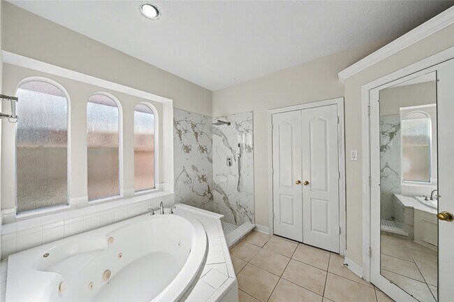 Building Photo - 5807 Bayberry Way