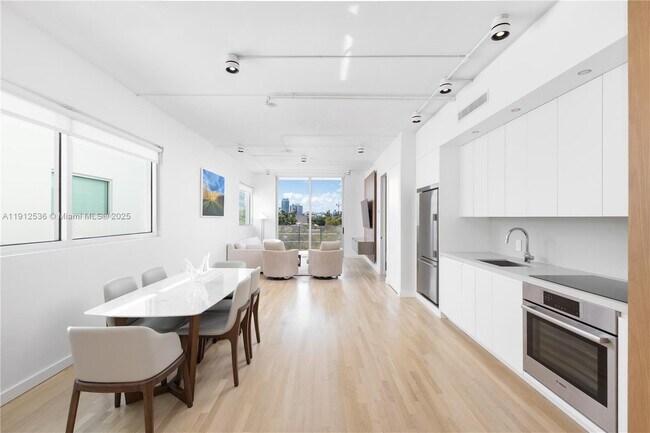 Building Photo - 1700 Meridian Ave