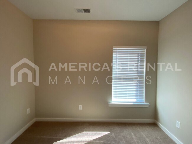 Building Photo - DEPOSIT PENDING! MOVE IN SPECIAL!! Home for Rent in Jasper, AL!!! AVAILABLE NOW!! Sign a 13 Month...