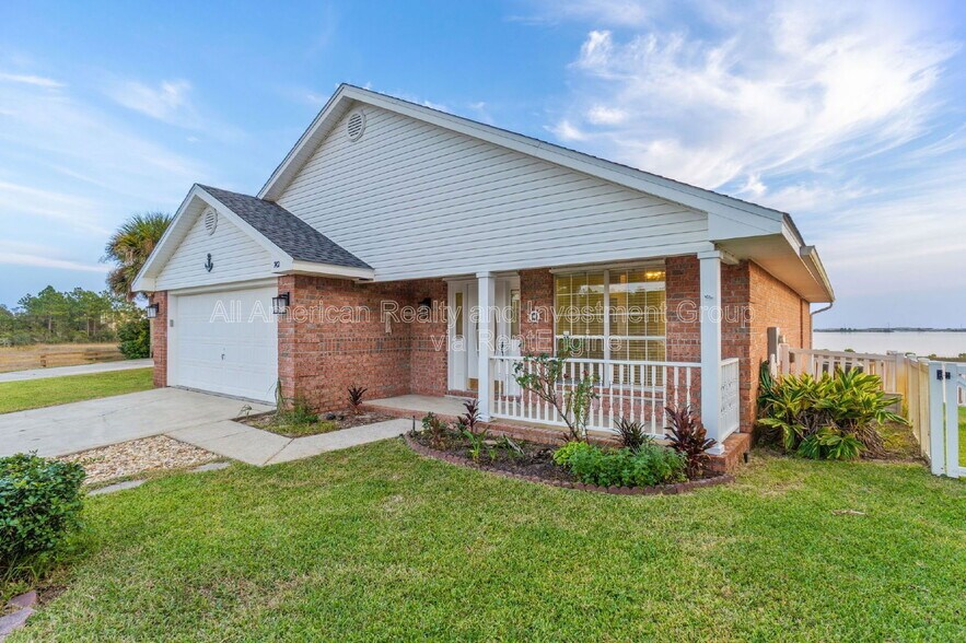 Building Photo - 742 Saltair Ln