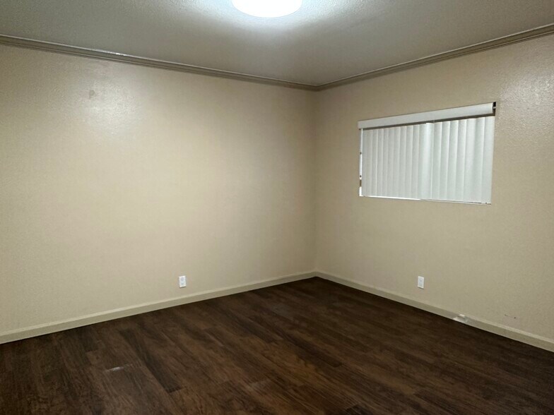 Second Bed - 4358 Mammoth Ave