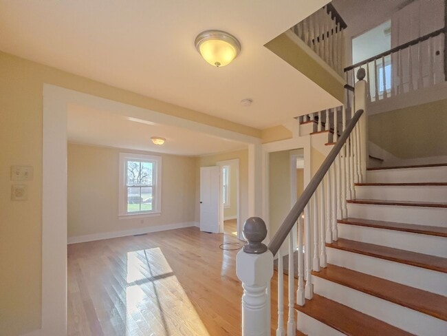 Building Photo - Spacious Renovated Colonial on The Lebanon Green