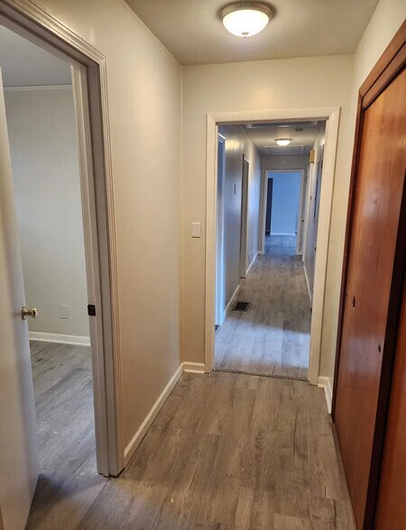 Building Photo - 2695 Davidson Dr