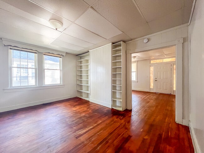 Building Photo - 142 Windsor Ave