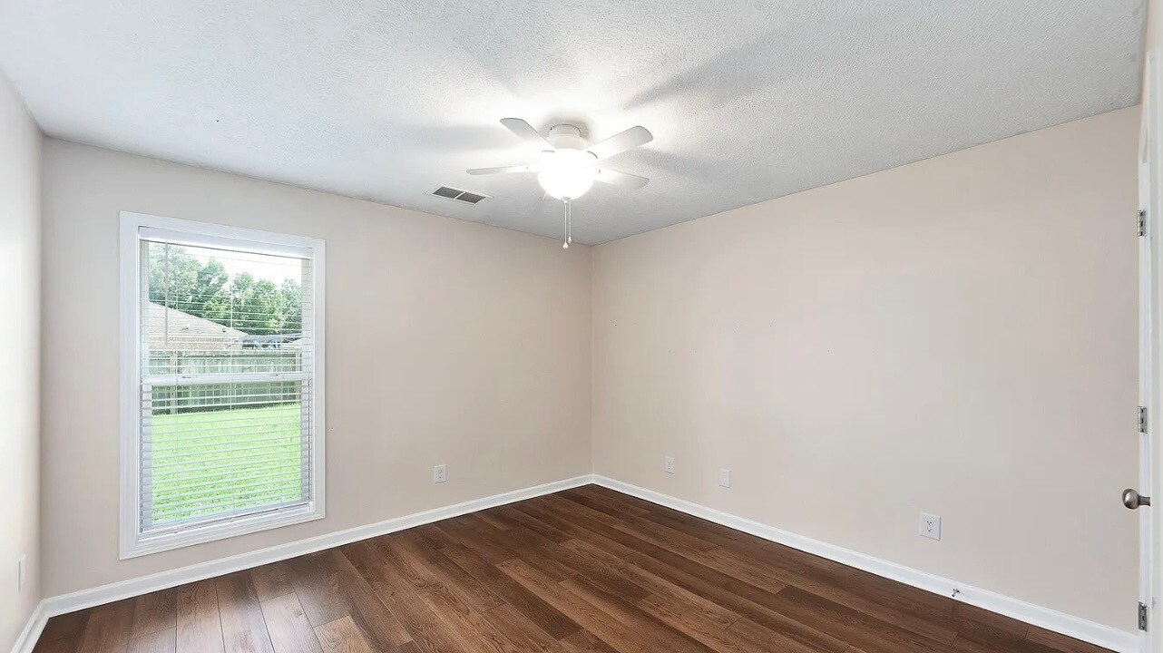 Building Photo - 136 Enfield Cv