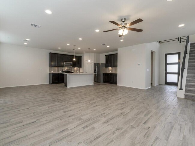 Building Photo - 9101 Garnet Dr