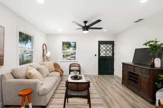 Building Photo - 2 bedrooms 1 bath home in San Diego-Imperi...