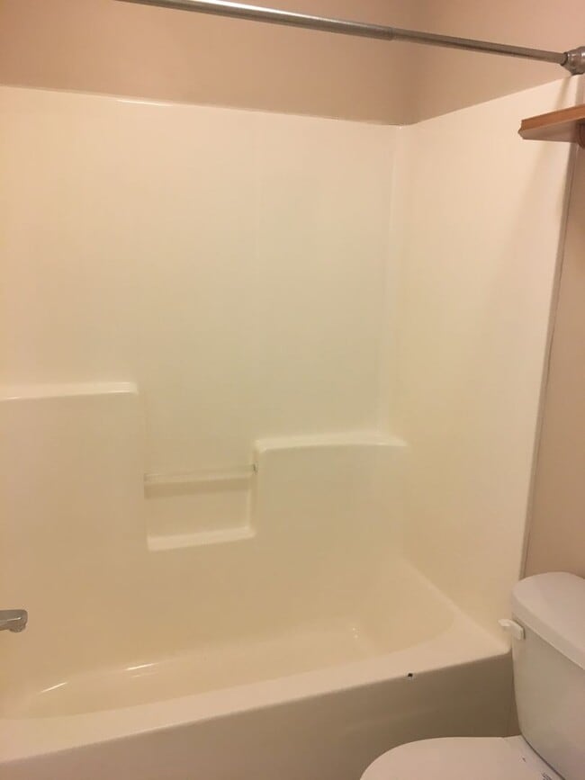 Building Photo - Fairfield Estates -