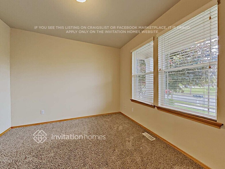 Building Photo - 1009 Eagle Ave SW