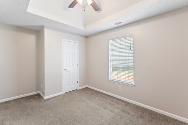 Building Photo - 1650 Deer Crossing Terrace