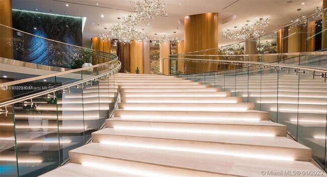 Building Photo - 488 NE 18th St