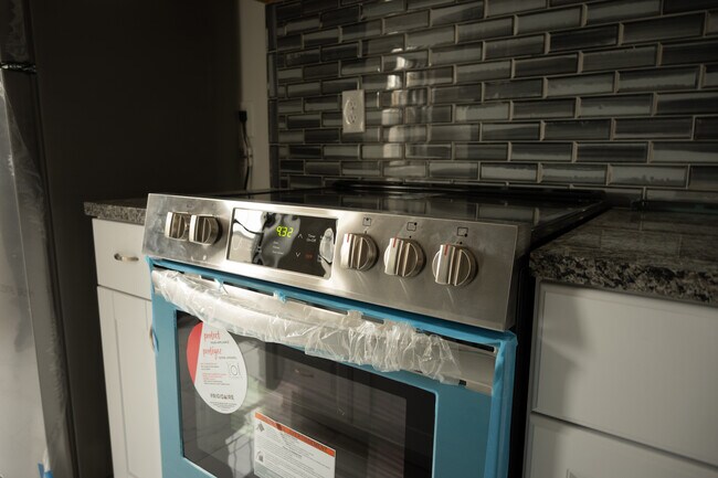 Kitchen - 374 Chestnut Hill Ave