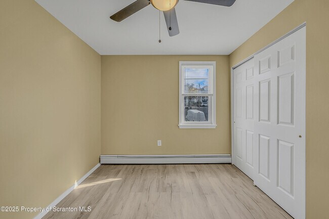 Building Photo - 538 Birch St