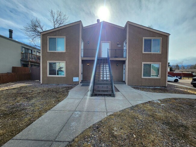 Building Photo - 4615 Picturesque Ct