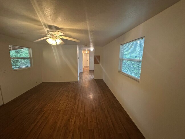 Building Photo - 3959 Cartwright St