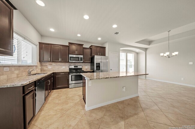 Building Photo - 307 Limestone Creek