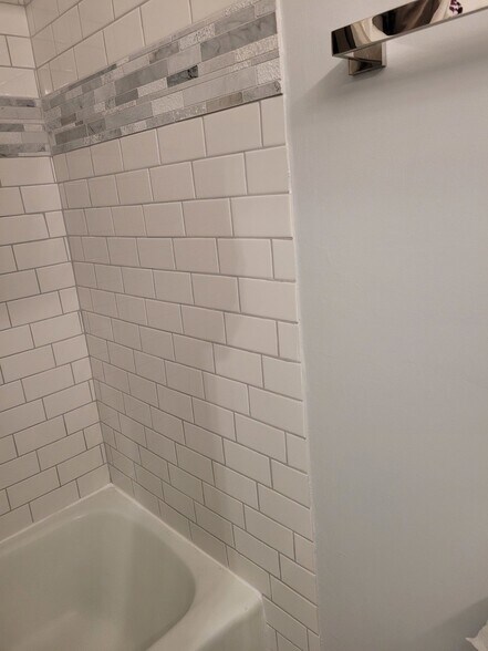 Building Photo - 362 Farmingdale Cir