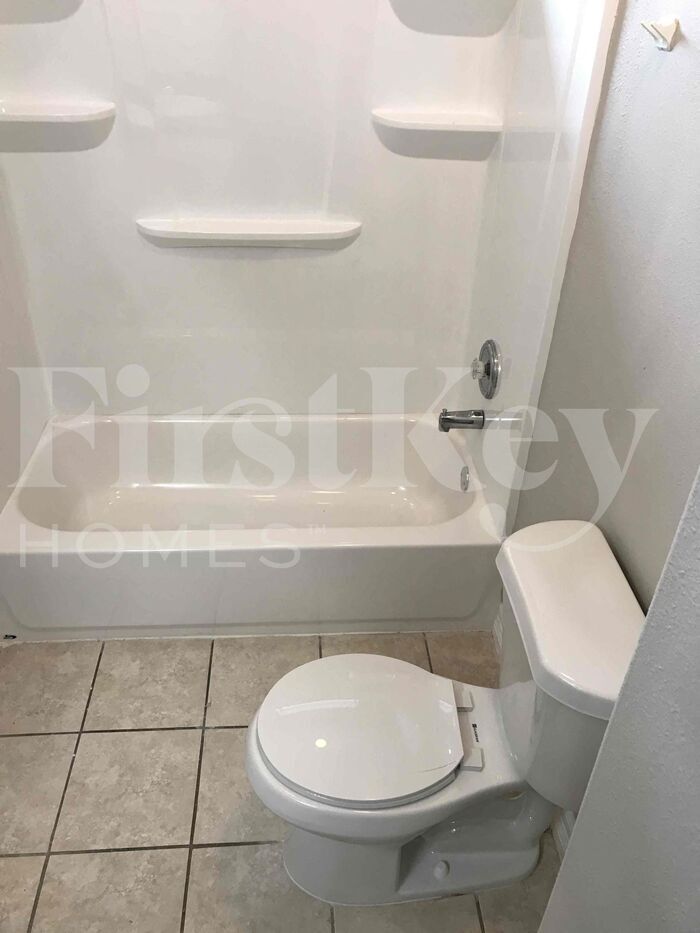 Building Photo - 214 N Native Ln