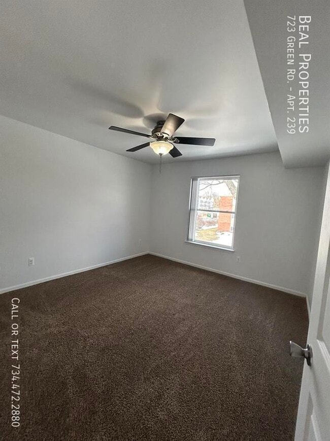 Building Photo - 723 Green Rd