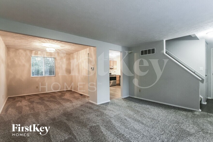 Building Photo - 11567 Creekside Ln