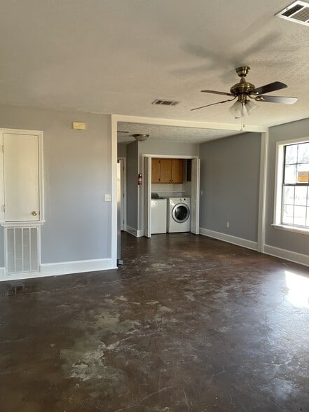 Building Photo - 3542 Abby Ln