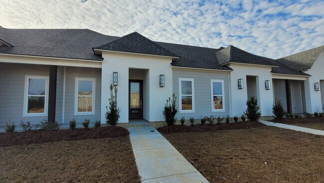 Building Photo - 16157 Chancel Ave