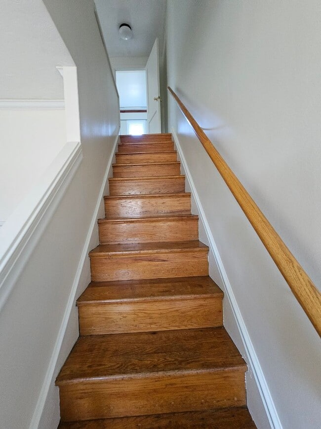 Building Photo - 1041 St Joseph St