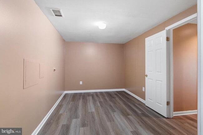 Building Photo - 1205 Farley Ct