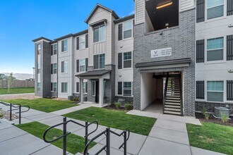 Building Photo - FREE FIRST MONTH'S RENT-Condominium in Prime Riverton Location