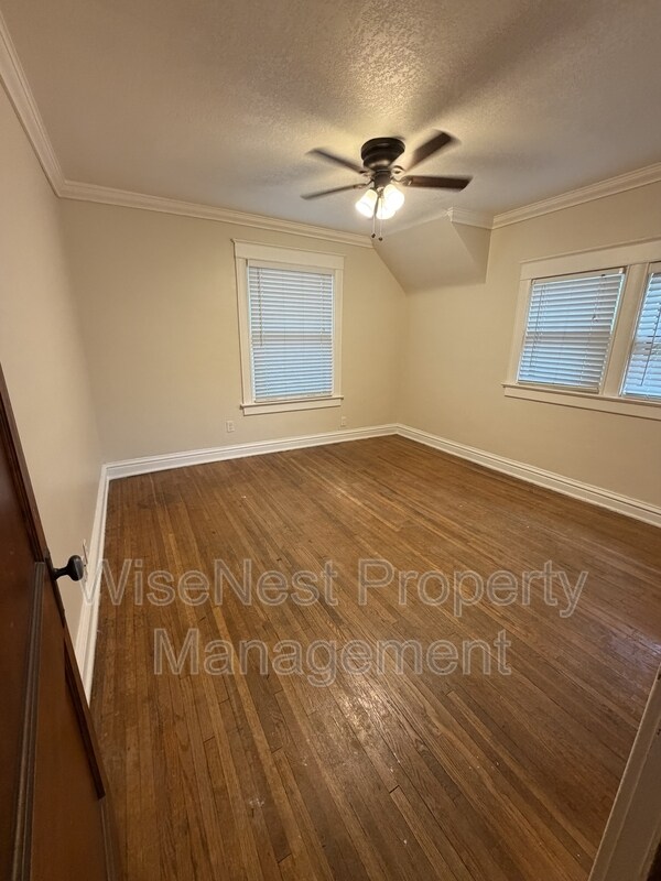 Building Photo - 800 E 41st St