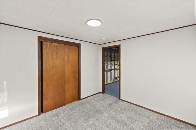 Building Photo - 2022 Northglen Dr