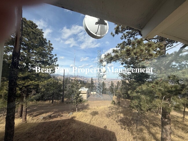 Building Photo - Views for Miles!!