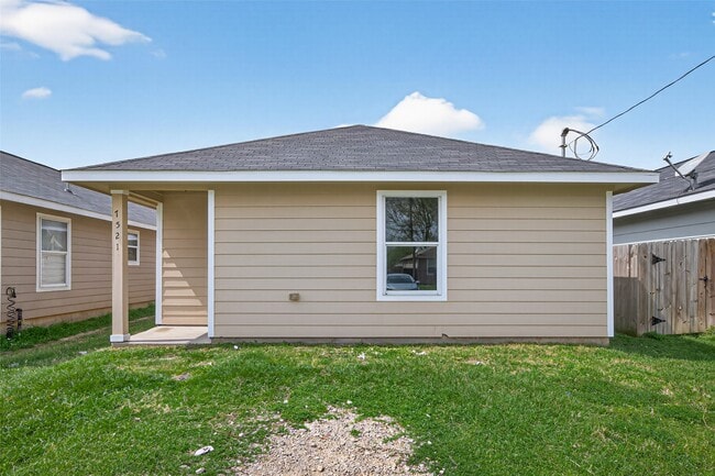 Building Photo - 7521 Dyer St