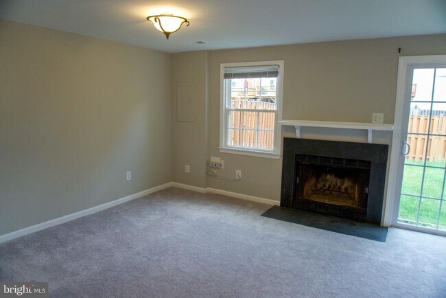 Building Photo - 7341 Crestleigh Cir