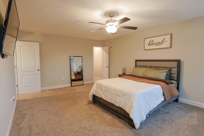 Building Photo - 6909 Candlewood Dr