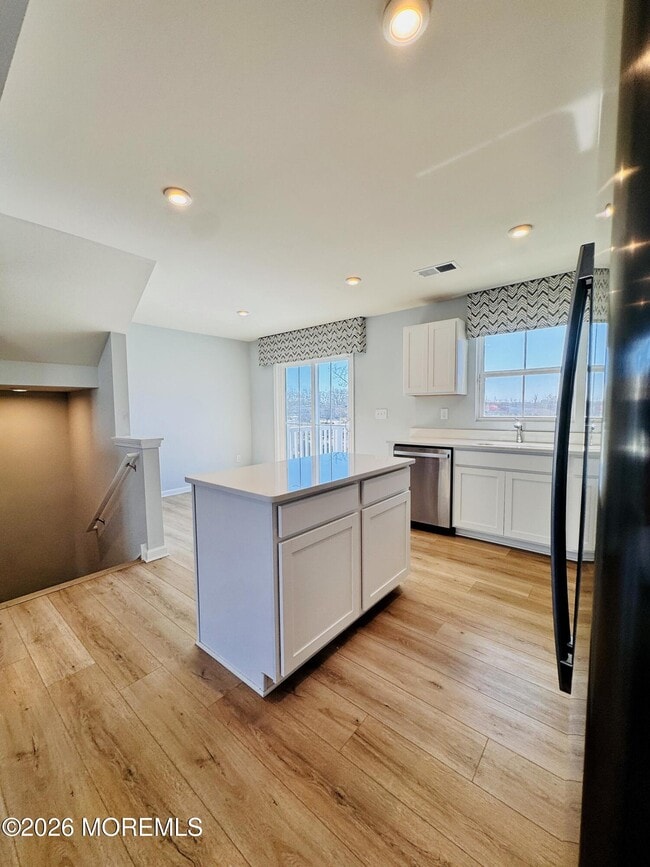 Building Photo - 207 Cyprus Ct