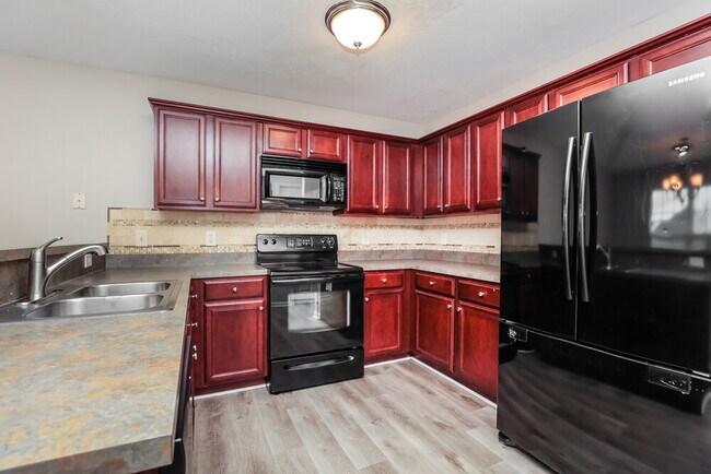 Building Photo - 329 Sarna Dr