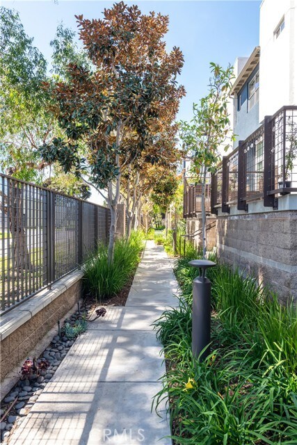 Building Photo - 5405 W 149th Pl