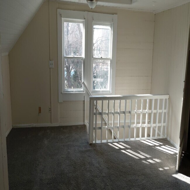 Building Photo - 1114 E 77th St