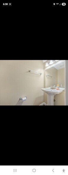 Building Photo - 2402 Briggs Ave