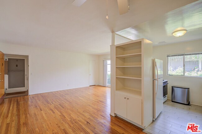 Building Photo - 1055 S Wooster St