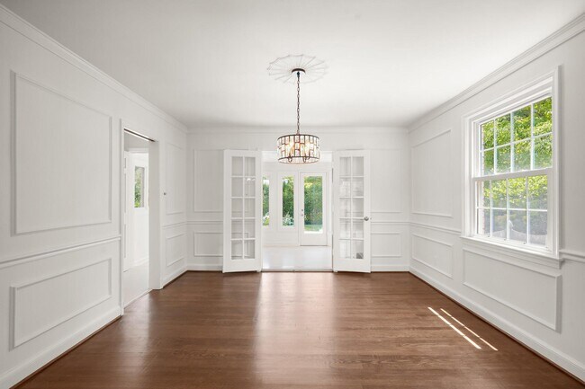 Building Photo - 7109 Radnor Rd